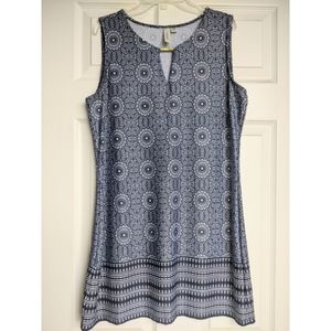 Tacera Cut out with metal bar navy blue and white sleeveless tunic top size M
